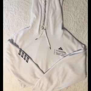 white crop sweatshirt